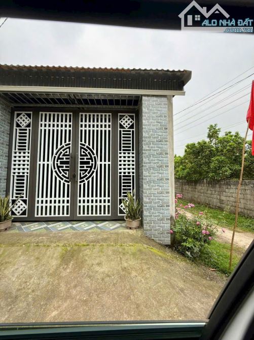 Cần bán đất sẵn nhà mới xây, lô góc 214m2 gần chợ Đồi Sim QL21. Đất full ONT - 2