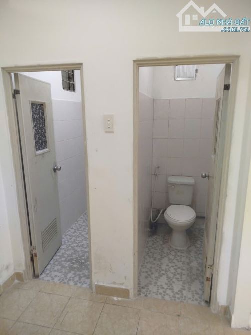 Cần bán căn hộ chung cư 109 Nguyễn Biểu, Phường 1, Quận 5, diện tích 55m2, - 2
