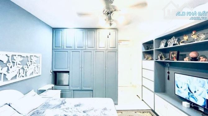 BÁN NHÀ SIÊU ĐẸP THẠNH LỘC QUẬN 12, XE HƠI VIA  HÈ 9M, DT 60M2 5 TẦNG 6PN, NHỈNH 5T - 2