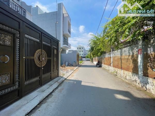 Nhà 4 tấm Đường số 11 Trường Thọ, Thủ Đức Xây Mới gần 80m, SHR - 2