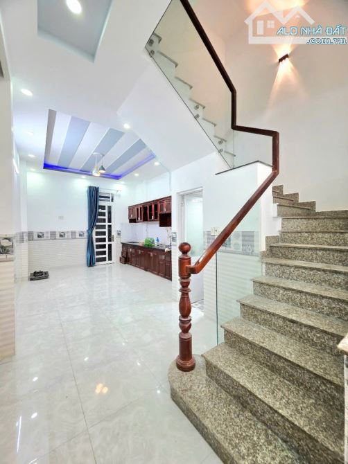 NHÀ ĐẸP BHHA BÌNH TÂN - SÁT GÒ XOÀI - GẦN TÂN KỲ TÂN QUÝ -ĐƯỜNG 8M THÔNG -4*16*4 TẦNG BTCT - 2