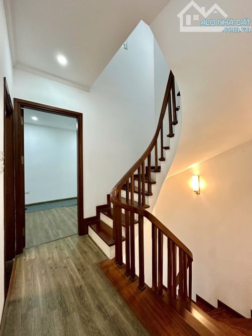 Bán Nhà Tây Hồ - Gần UBND Quận - Vài Phút Dạo Mát Hồ Tây - Ngõ Thông Các Ngả 7 Đồng - 5T - 2