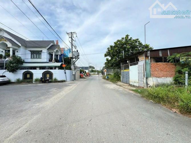 BÁN ĐẤT BẾN LỨC , LONG AN GIÁ 2.5TY DT 4X30M2 - 2
