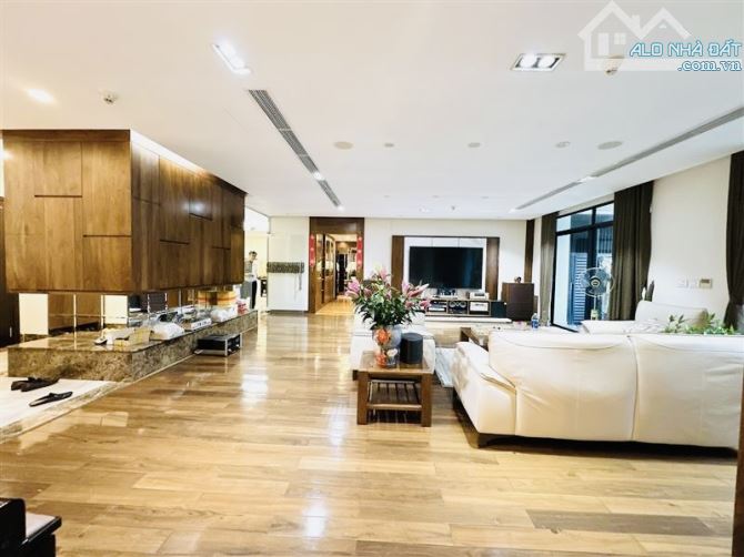 BÁN CĂN HỘ CAO CẤP VINCOM BÀ TRIỆU Q. HBT – 3 CĂN HỘ ĐẬP THÔNG 300M² – 3 SLOT Ô TÔ - 2