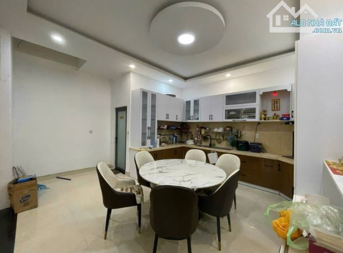 Bán Gấp Nhà Phố 3 Phòng Ngủ 93m2 Đã Hoàn Công Đường Ô Tô Tận Nơi Cách Chợ Đà Lạt 2km - 2