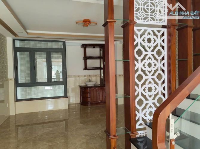 HXH VIP 416 Dương Quảng Hàm 4,5mx14m Trệt 4 Lầu ST Giá chỉ 11,9 tỷ - 2