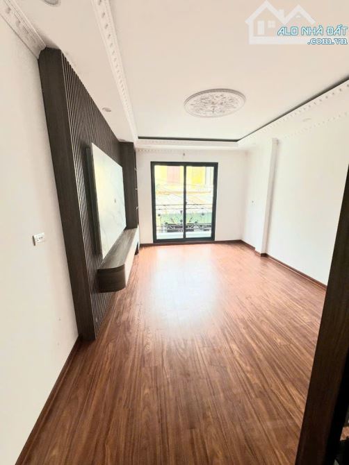 Bán nhà Ngũ Hiệp 5 tầng mới tinh 45m x5 tầng ngõ ô tô tiện ích đầy đủ giá 6 tỷ - 2
