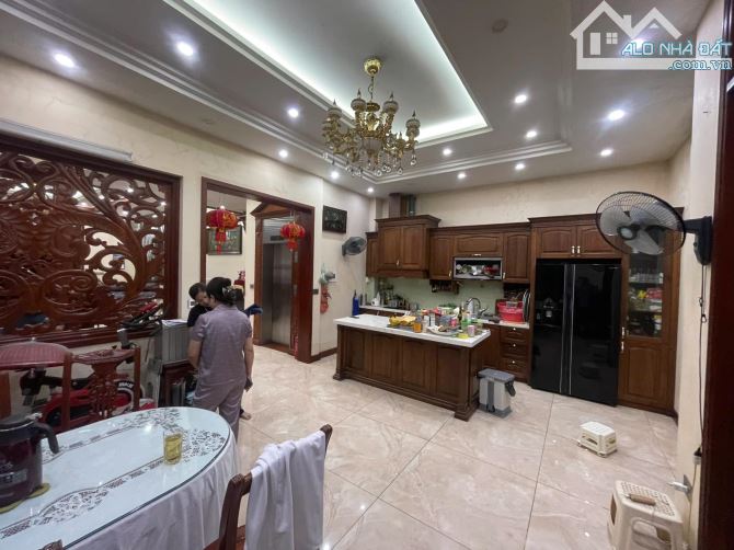 Bán nhà mặt phố Thái Hà, 133m2, 6 tầng thang máy, 61.5 tỷ, vỉa hè rộng, ô tô tránh, KD - 2