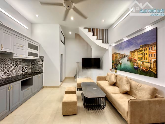 CHÊ ĐƯỢC KHÔNG ? ĐỐNGĐA- LONG LANH - 30M2- NHỈNH 7XXX ‐ NHÀ MỚI Ở LUÔN - 2