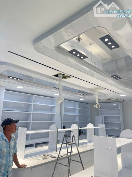 Bán gấp Tòa nhà 5 Đinh Bộ Lĩnh, Bình Thạnh, 8x30m, H + 7 Tầng - HĐT: 200 triệu, giá 75 tỷ - 2