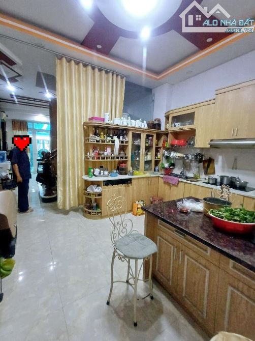 Nhà mới 3 tầng 96m2 mặt tiền hẻm xe hơi 1979 Huỳnh Tấn Phát kế bên Q7 chỉ  7,85 tỷ - 2