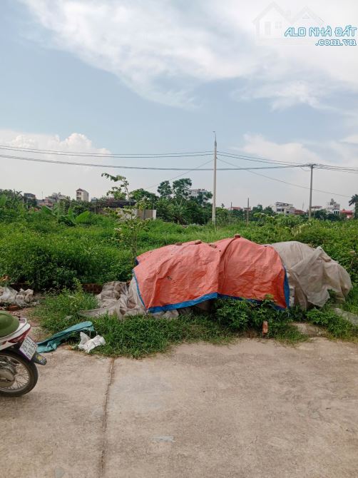 ĐẤT ĐẤU GIÁ VÂN NỘI - Ô TÔ TRÁNH VỈA HÈ - GẦN ĐƯỜNG CHÍNH - GẦN TRƯỜNG HỌC - CHỢ - QL23 - 2