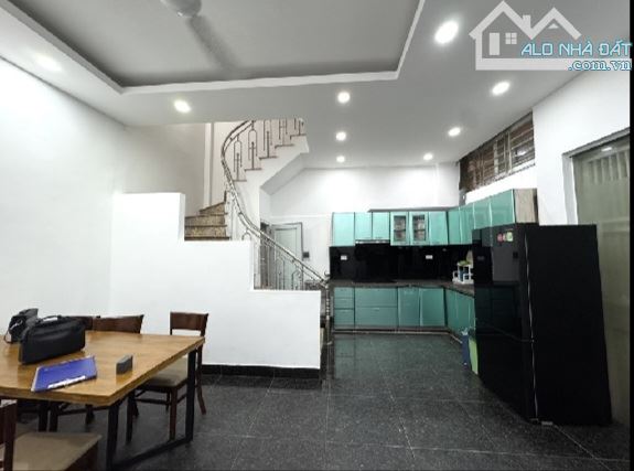 🏡 CƠ HỘI SỞ HỮU NGAY NHÀ HIẾM NGAY NGÃ 5 HÀO NAM, GIẢNG VÕ ĐỐI DIỆN GA CÁT LINH, ĐĐ 40M², - 2