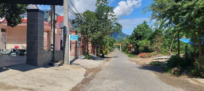Đất đường nhựa 185m2 đất ở ngang 10m thôn hòa phát xã hòa phú - 2