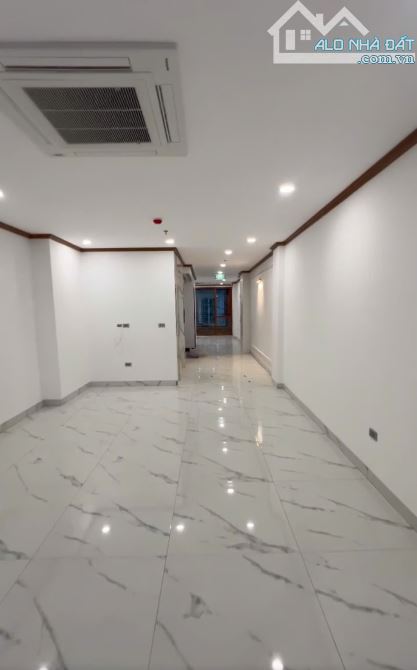 BÁN TOÀ VĂN PHÒNG MẶT PHỐ NGUYỄN XIỂN 96m2x8T THANG MÁY - 69 TỶ - 2 MẶT TIỀN - HOÀN CÔNG - 2