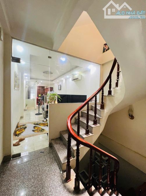 HOÀNG NGÂN  - OTO - NGÕ THÔNG - KINH DOANH Dt 52m2 4 tầng mặt tiền 3m Giá 13.3 tỷ - 2