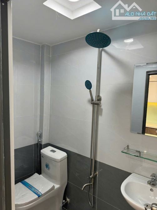 Chỉ 3.5 Tỷ Nhà 3 Tầng Đẹp ,HXH thông 156 Huỳnh Tấn Phát,P.T.T.Tây,Quận 7,DT 40m,3PN - 2