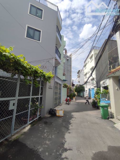 Bán nhà Gò Vấp, hẻm ô tô 16 chỗ Phan Văn Trị ,140m², chưa đầu tư,  sát Cityland , 17.8 tỷ - 2
