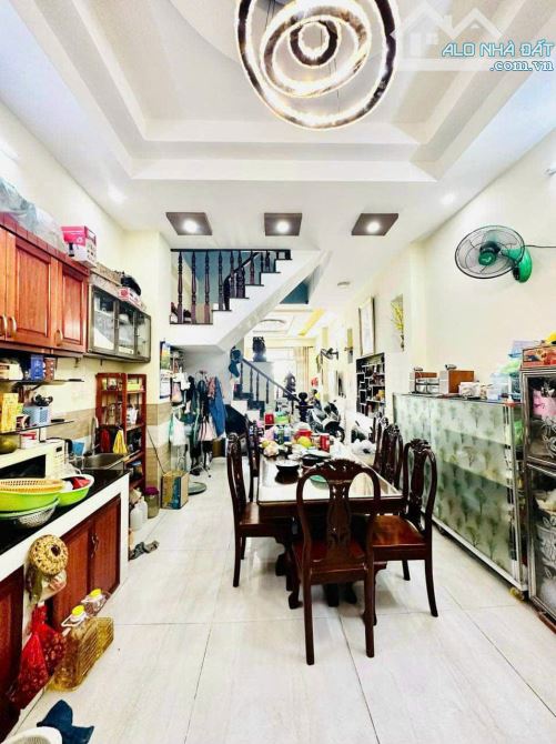 HẺM 8M KÊNH TÂN HÓA - TÂP PHÚ - 4M X 18M - 4 TẦNG - 7,3 TỶ - 3