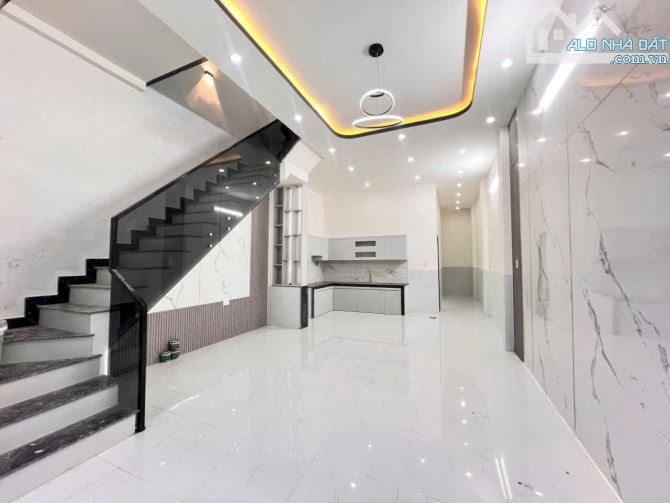 Ngay bệnh viện da liễu 5x20m , Nhà xây cho con trai ở giờ chuyển công tác nên bán gấp - 3