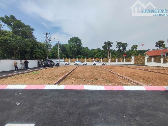 Chính chủ bán gấp lô đất 100m 2 mặt tiền full thổ cư. Giá cắt lỗ - 3