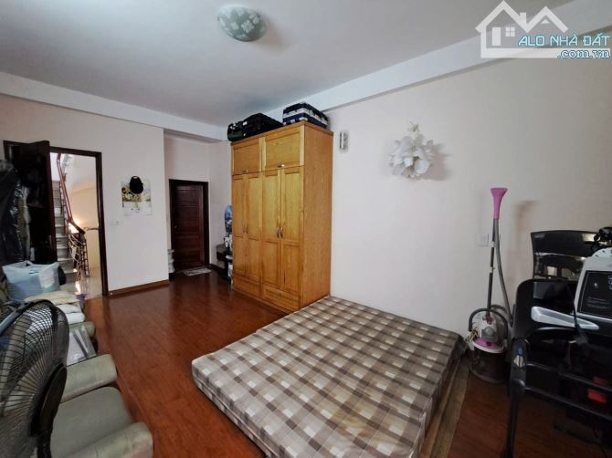Bán nhà ngõ 33 Văn Cao, 30m2 x 4 tầng, lô góc, 7.2 tỷ - 3