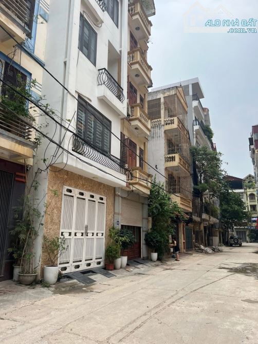 MẶT NGÕ CẦU GIẤY Ô TÔ TRÁNH - 110M - GIÁ NÀO CŨNG BÁN - 3