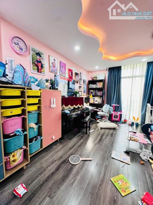 Mặt Phố! Hơn 14 Tỷ- Bán Nhà Mặt Phố Thanh Xuân, Ngã Tư Khuất Duy Tiến- 72x5- Vỉa Hè-KD