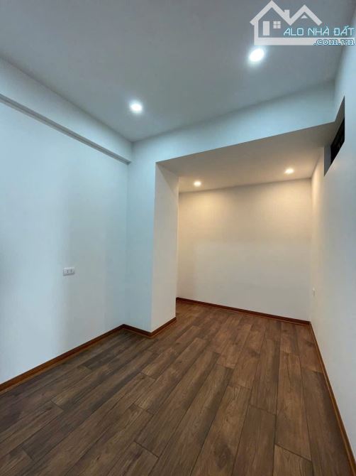 Bán căn hộ chung cư Việt Hưng120m2, 3 ngủ,2 VC, lô góc, tầng cao, full nội thất, nhỉnh 5 t - 3