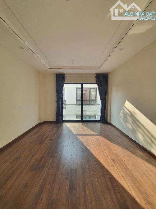 BÁN NHÀ NGUYỄN VĂN CỪ – Ô TÔ TRÁNH - TRUNG TÂM – 43M2 CHỈ 14,2 TỶ - 3