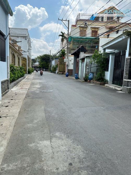 Đất gần sân vận động Đông Hoà, đường ô tô, xây tự do, 112m ngang 4m, 25543 Dĩ An - 3