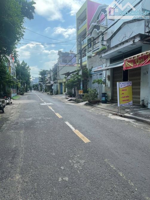 LÔ ĐẤT Ở (4,5 * 18). SÁT TRUỜNG TRẦN VĂN ƠN, NGÃ TƯ GÒ MÂY. HẺM 4M THÔNG. HƠN 3 TỶ - 3