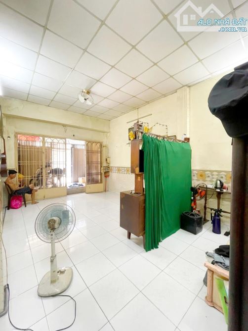 Hẻm xe hơi 6m thông - 1/ ngay Lũy Bán Bích - 60m2 - ô tô vào nhà chỉ 6 tỷ síu - 3