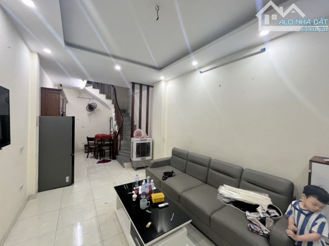 BÁN NHÀ PHỐ XỐM - HÀ ĐÔNG, VỊ TRÍ ĐỈNH - NGÕ 10M Ô TÔ TRÁNH , Diện tích 36m² × 5 tầng - 3