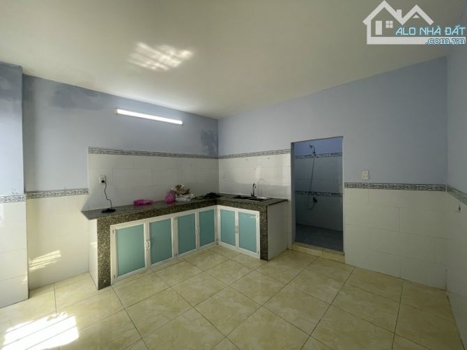 Bán nhà chỉ 5,5 tỷ, HTP, P. Phú Thuận, Q.7 DT 90m2, 3PN, 3Wc - 3