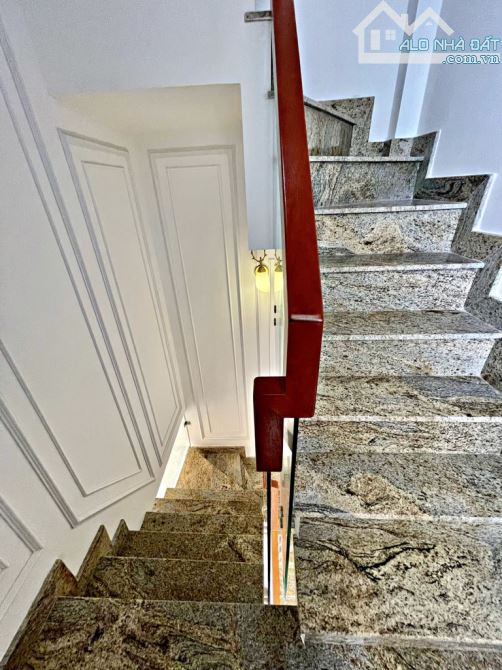 Bán nhà HẺM XE TẢI Lê Hồng Phong Q.10, 4T, full nội thất nhập khẩu, sổ vuông A4, chỉ 5.xtỷ - 3