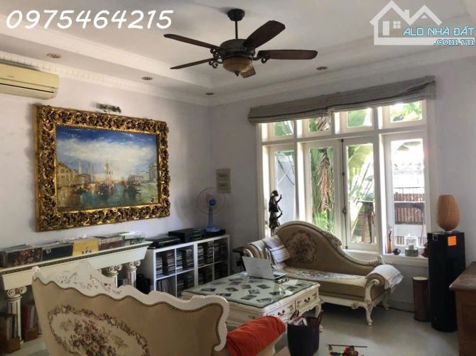 Bán villa góc 2 mặt tiền đường 61 – Thảo Điền, TP. Thủ Đức – 360m² – thu nhập - 3