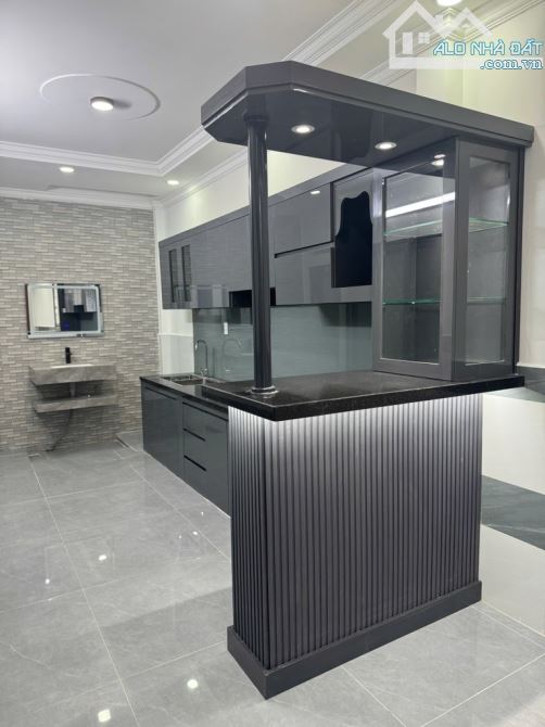Nhà đẹp Nguyễn Thị Căn, giáp ranh Gò Vấp. DT 5,9x17,3m. Hẻm xe hơi. Mới tinh. - 3
