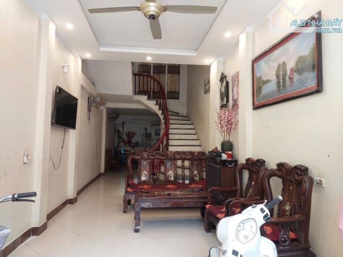 QUANG MINH - MÊ LINH -NHÀ 4 TẦNG ĐẸP - Ô TÔ THÔNG - 3