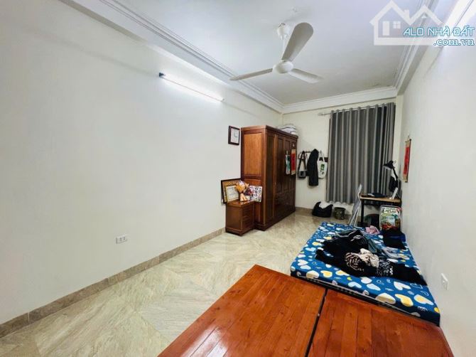 HOÀNG NGÂN  - OTO - NGÕ THÔNG - KINH DOANH Dt 52m2 4 tầng mặt tiền 3m Giá 13.3 tỷ - 3