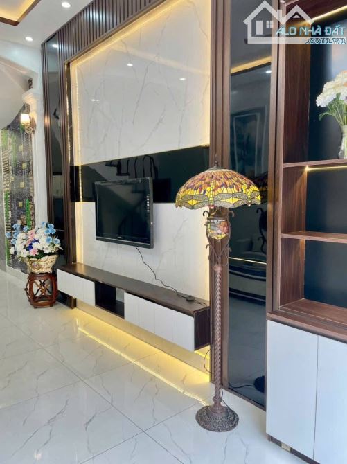 🏠SIÊU PHẨM TẠI NGUYỄN CỘNG HÒA - TRẦN NGUYÊN HÃN, 3 TẦNG, GiÁ 2,68 tỷ, 42m2 - 4