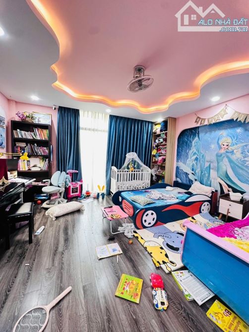 Mặt Phố! Hơn 14 Tỷ- Bán Nhà Mặt Phố Thanh Xuân, Ngã Tư Khuất Duy Tiến- 72x5- Vỉa Hè-KD