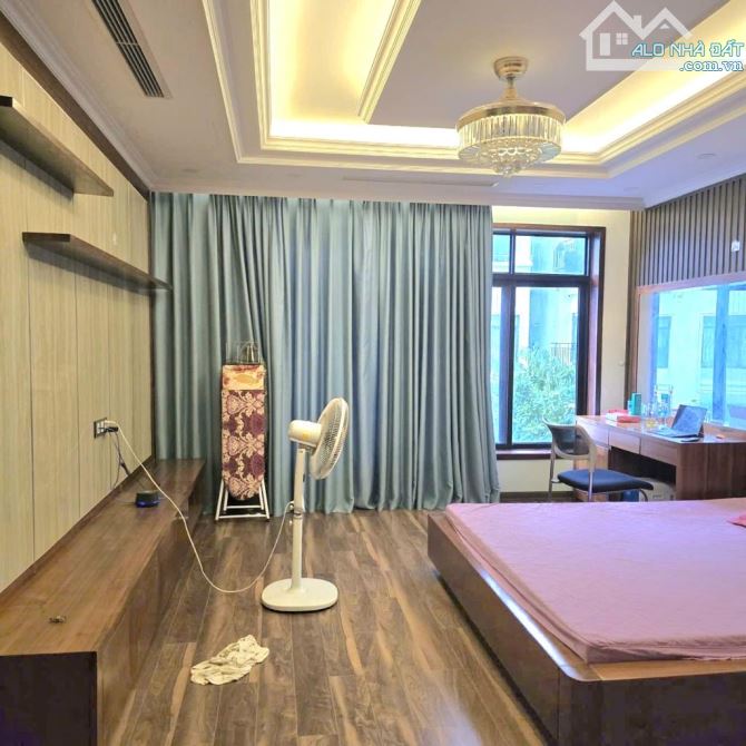 BÁN NHÀ PHÂN LÔ HOÀNG QUỐC VIỆT- Ô TÔ TRÁNH,GẦN PHỐ- 65M2, 5 TẦNG_ GIÁ 20.9 TỶ - 4