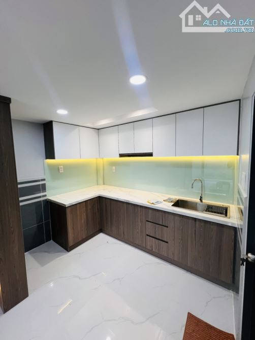 BÁN GẤP NHÀ QUẬN 7 - Ô TÔ ĐẬU TRONG NHÀ - CÁCH NGUYỄN VĂN LINH 10M - NHỈNH 3 TỶ - 4