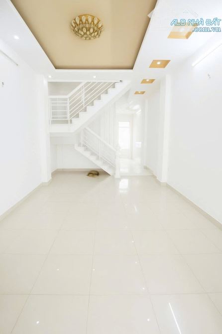 Bán nhà 2 mặt hẻm, gần Emart Phan Huy Ích, 3 phòng ngủ, sổ riêng, chỉ hơn 4 tỷ 5 tl - 4