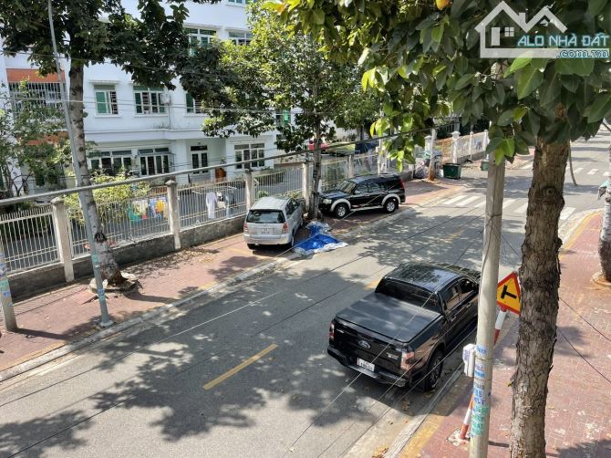 Bán nhà 1 trệt 2 lầu đường Lê Chân,P.Long Tâm - Bà Rịa, Giá bán: 5,3tỷ, DT:95m2 - 5