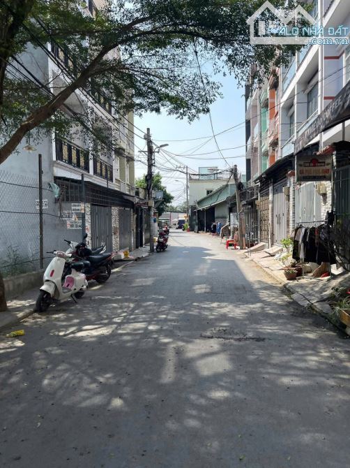 Nhà 2tỷ760tr. Nhà 3 tầng , đường 7m thông , ra MT Lê văn lương 50m. Gần ĐH MỞ,ĐHTÀI NGUYÊN - 5