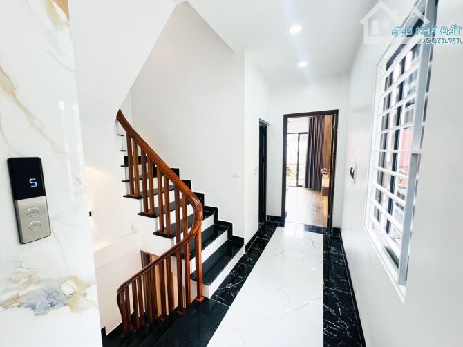 BÁN NHÀ PHỐ THỊNH LIỆT - LÔ GÓC - GẦN Ô TÔ TRÁNH - 60M x 5T - THANG MÁY. GIÁ BÁN 14.5 TỶ - 5