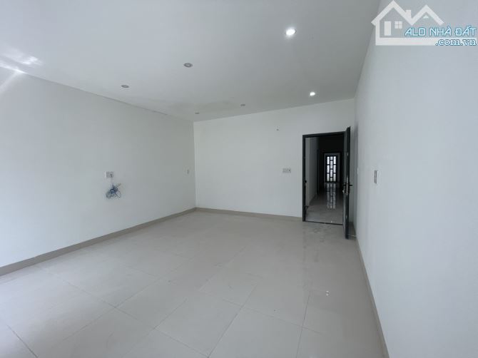 Bán nhà 1 trệt 2 lầu đường Lê Chân,P.Long Tâm - Bà Rịa, Giá bán: 5,3tỷ, DT:95m2 - 6