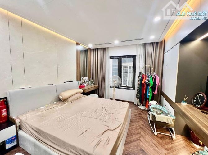 Bán nhà Bạch Mai 31m2, 6T, mt 4.3m đẹp gần phố, ngõ rộng thoáng, sổ đẹp. Giá 8.7 tỷ